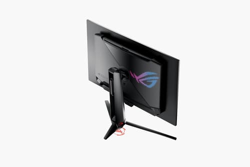ASUS ROG Swift OLED PG32UCDMZ gaming — view 4