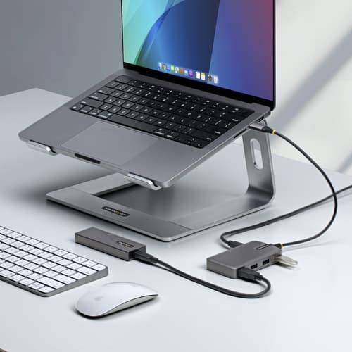 StarTech.com - Hub - 4 x USB 3.2 Gen 1 + 1 x USB-C + 1 x USB-C 3.2 Gen 1 - desktop — view 5