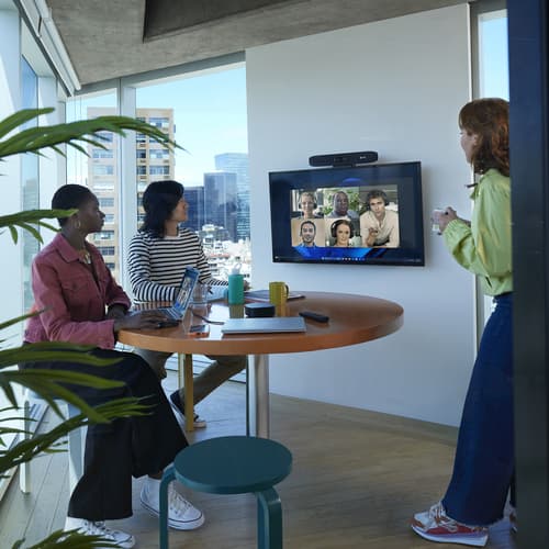 Poly Studio R30 No Radio - USB video bar - Certified for Microsoft Teams, Zoom Certified, Google Meet Certified - sand - TAA Compliant — view 3