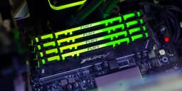 Kingston FURY Renegade RGB - DDR4 - kit - 32 GB: 4 x 8 GB - DIMM 288-pin - 3200 MT/s / PC4-25600 - CL16 - 1.35 V - unbuffered - non-ECC - black
