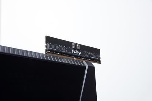 Kingston FURY Renegade Pro - DDR5 - module - 16 GB - DIMM 288-pin - 6400 MT/s / PC5-51200 - CL32 - 1.4 V - registered - on-die ECC - black — view 6