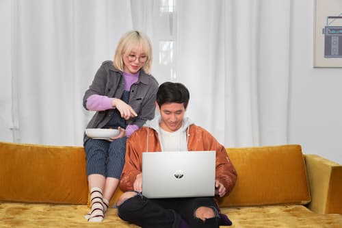 HP PAVILION LAPTOP 15-EH3011NA — view 5