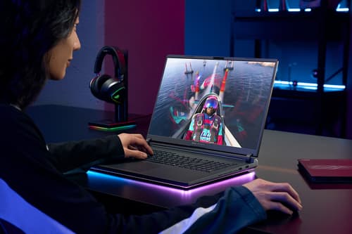 ASUS ROG Strix G18 G815LR-S9002W - Intel Core Ultra 9 - 275HX / up to 5.4 GHz - Win 11 Home - GeForce RTX 5070 Ti - 32 GB RAM - 1 TB SSD NVMe - 18" 2560 x 1600 (WQXGA) @ 240 Hz - 2.5 Gigabit Ethernet - Wi-Fi 7, Bluetooth — view 9