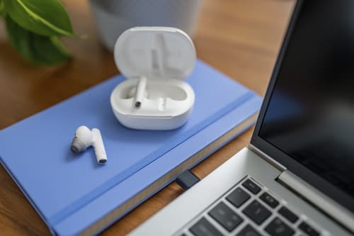 Poly - Eartip for true wireless earphones - Microsoft Teams certified - white (pack of 2) — view 5